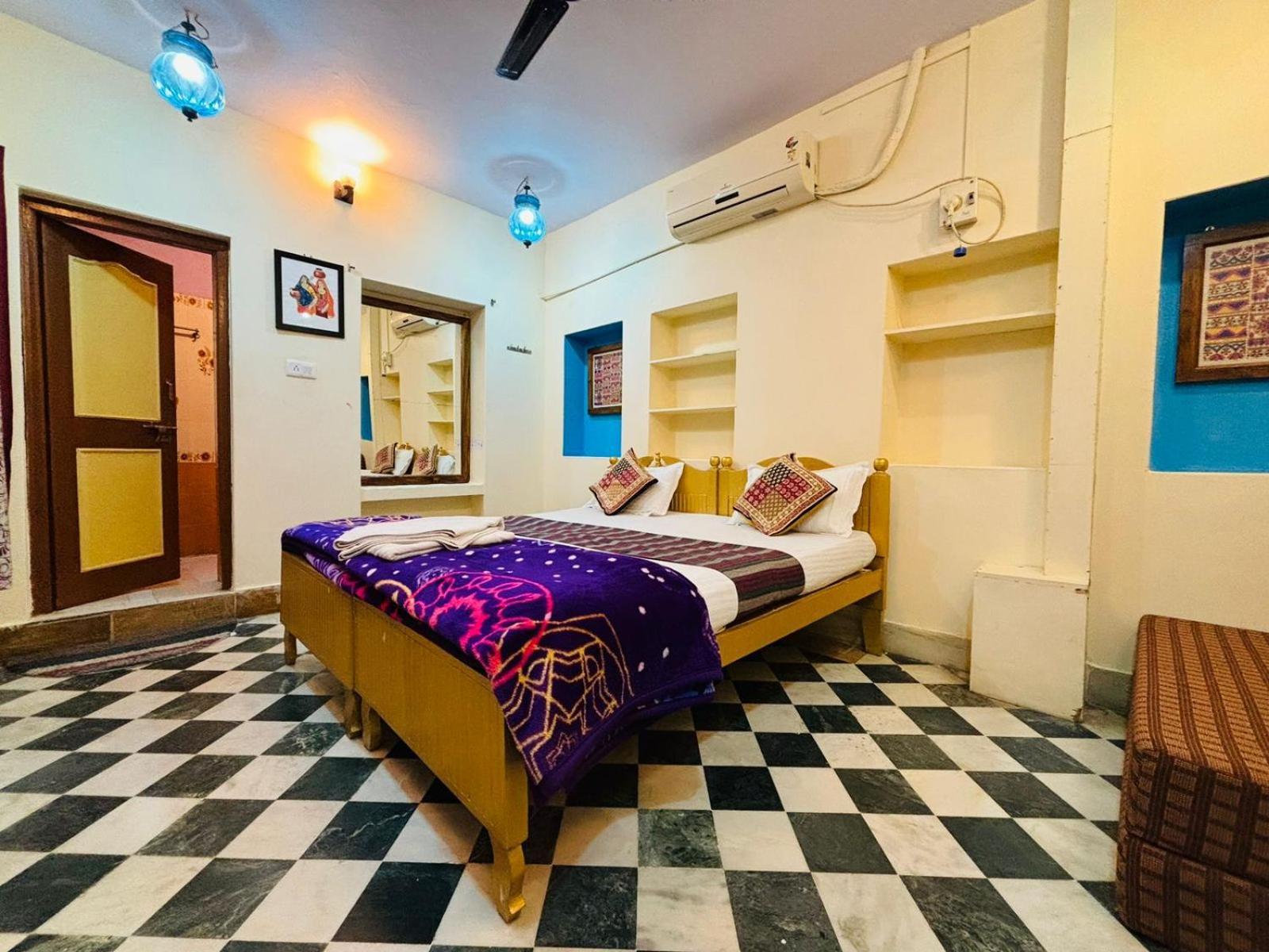 Hotel Renuka Jaisalmer Dış mekan fotoğraf